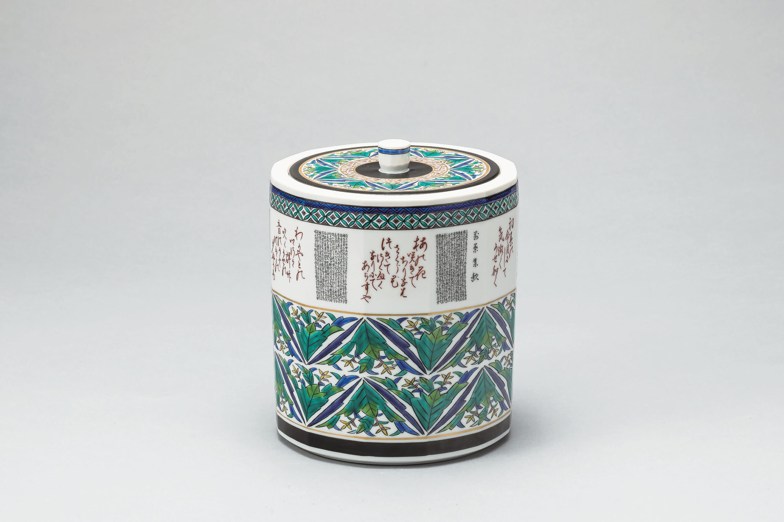 「細字萬葉集十二角水指」 2019　15.6×15.6×18.8