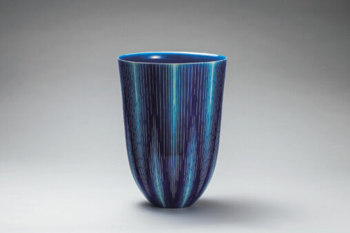 「青釉銀彩線文花器」 2018　29.5×29.5×40.0