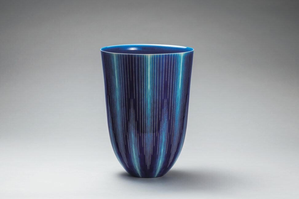 「青釉銀彩線文花器」 2018　29.5×29.5×40.0