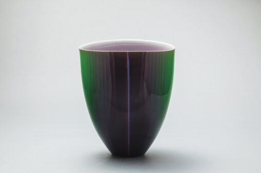 「彩釉花器・紅の扉」 2019　34.0×30.0×39.0