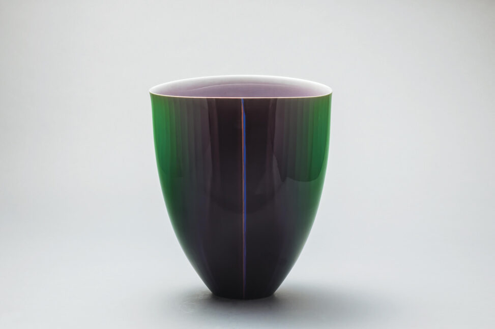 「彩釉花器・紅の扉」 2019　34.0×30.0×39.0