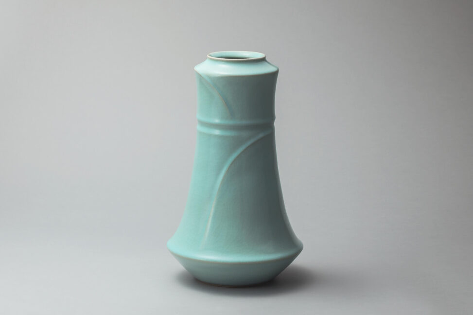 「青磁線文壷」 2017　24.0×24.0×38.5